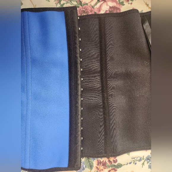 Waist training corset - Picture 4 of 5